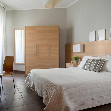 Duparc Hotel Габиче Маре Екстериор снимка