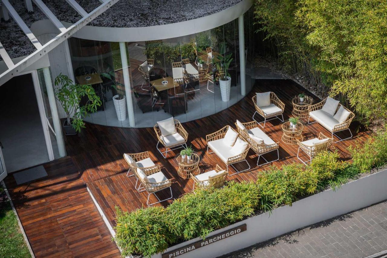 Duparc Hotel Габиче Маре Екстериор снимка