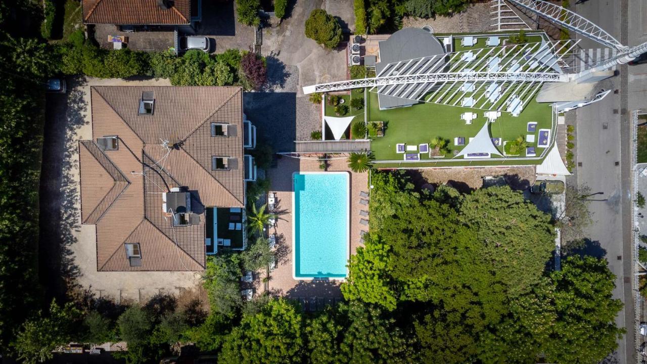 Duparc Hotel Габиче Маре Екстериор снимка