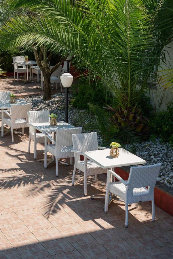 Duparc Hotel Габиче Маре Екстериор снимка