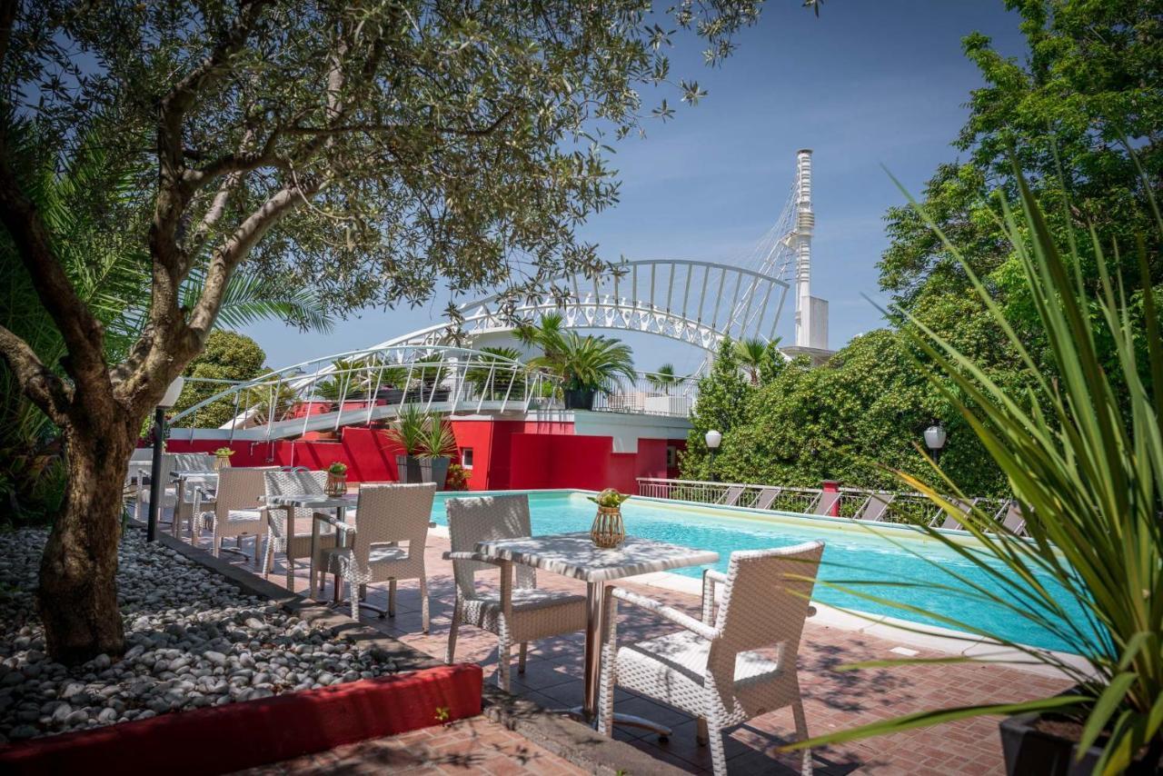 Duparc Hotel Габиче Маре Екстериор снимка