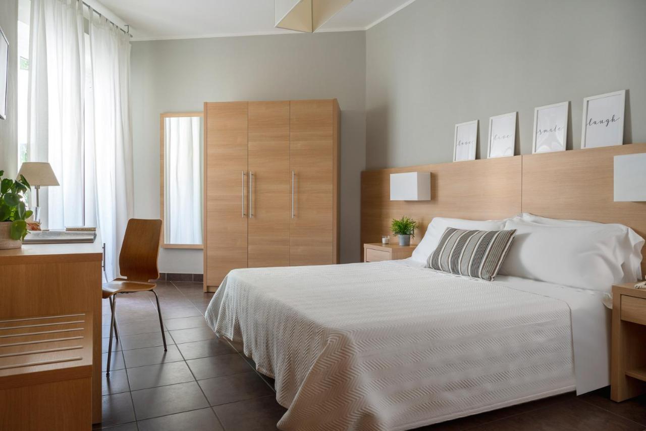 Duparc Hotel Габиче Маре Екстериор снимка