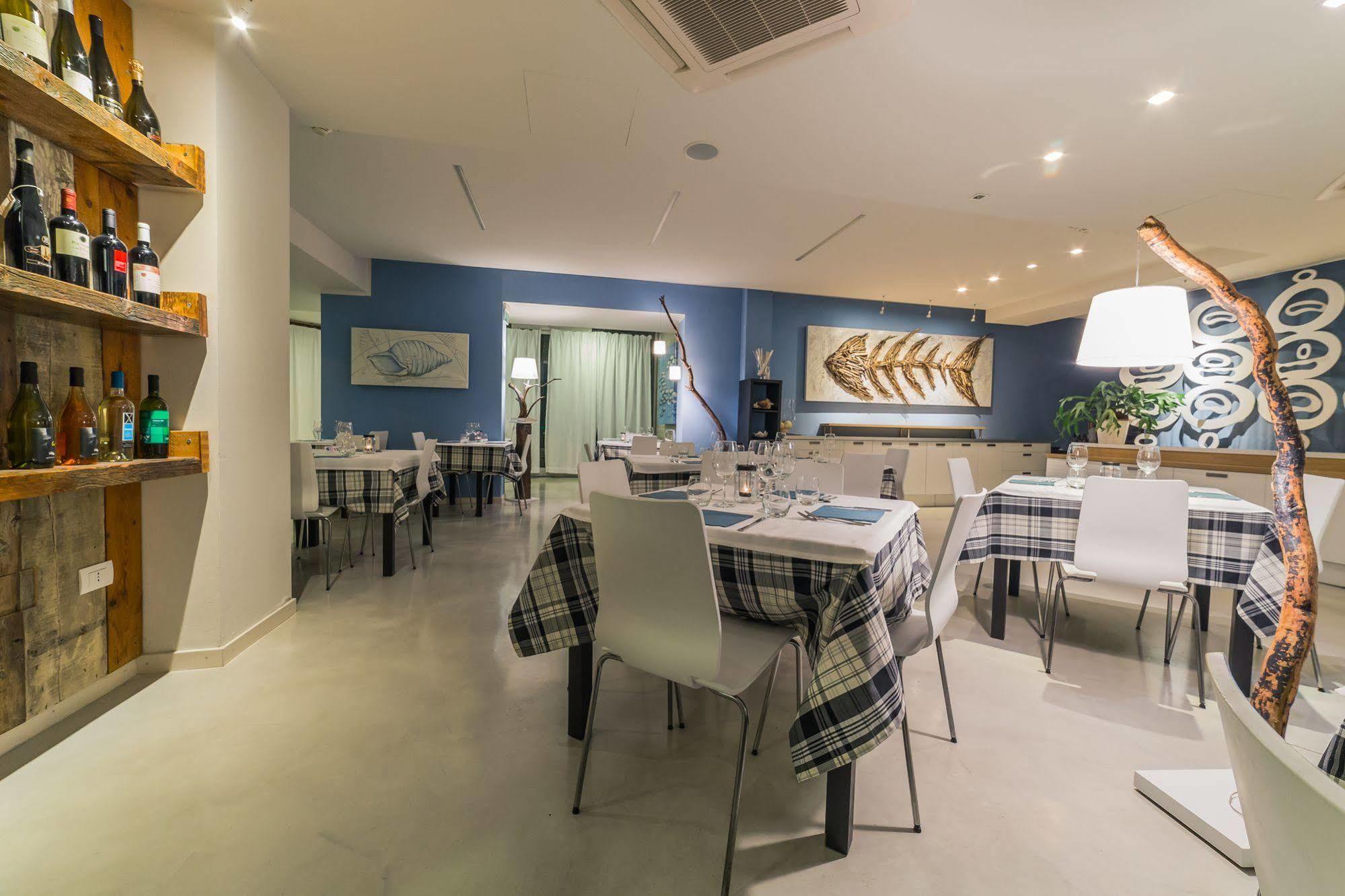 Duparc Hotel Габиче Маре Екстериор снимка