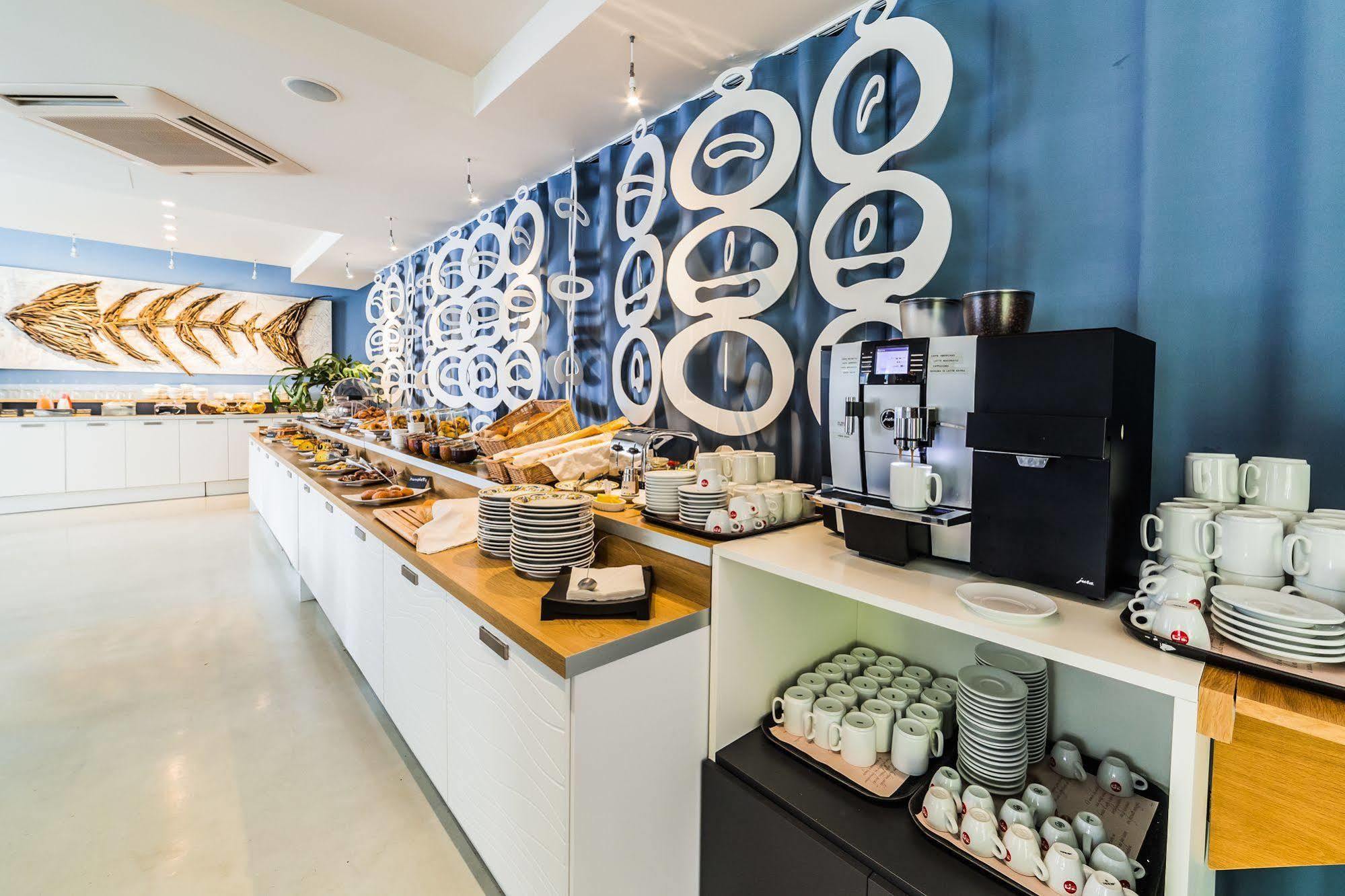 Duparc Hotel Габиче Маре Екстериор снимка