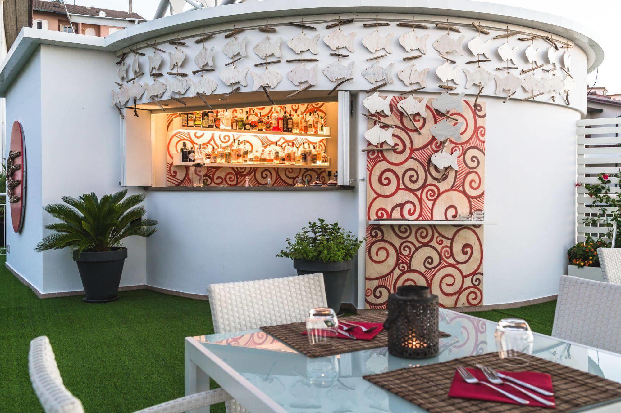 Duparc Hotel Габиче Маре Екстериор снимка